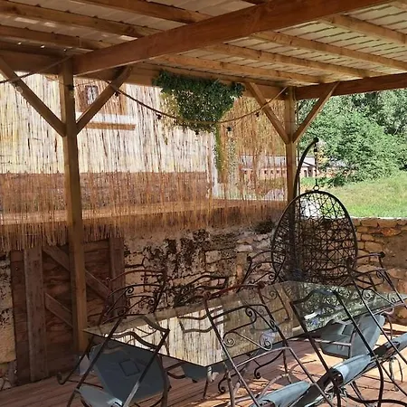 Familial A La Campagne Holiday home Borreze